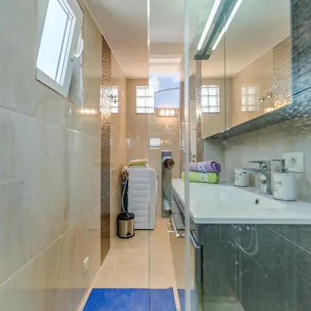 Marin,seaview,terrace Massage Hot Tube,grill Place,parking Apartament Trogir