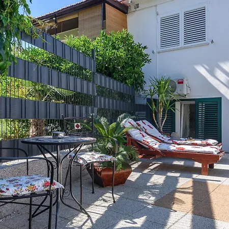 Marin,seaview,terrace Massage Hot Tube,grill Place,parking Apartament
