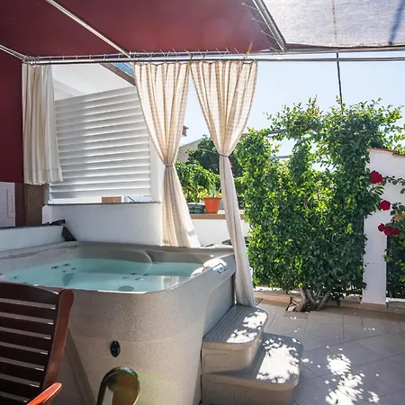 Marin,seaview,terrace Massage Hot Tube,grill Place,parking Apartament Trogir