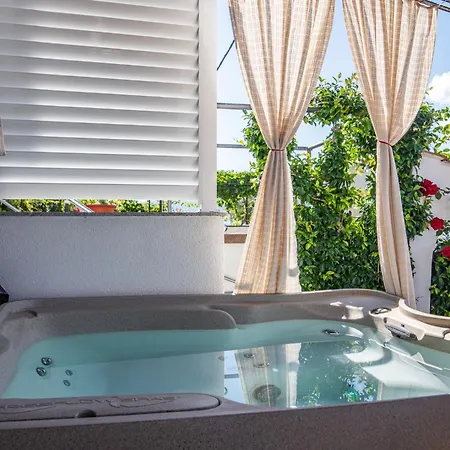 Apartament Marin,seaview,terrace Massage Hot Tube,grill Place,parking *