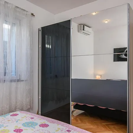 Apartament Marin,seaview,terrace Massage Hot Tube,grill Place,parking Trogir