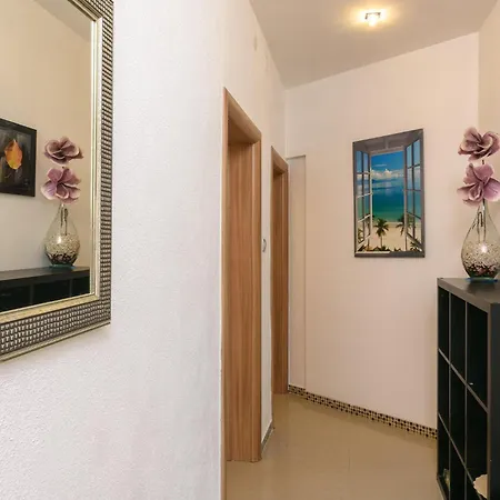 Apartament Marin,seaview,terrace Massage Hot Tube,grill Place,parking *