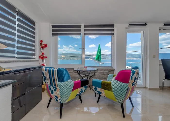 Marin,seaview,terrace With Massage Hot Tube,grill Place,parking Trogir