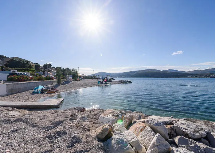 Marin,seaview,terrace With Massage Hot Tube,grill Place,parking Appartement Trogir