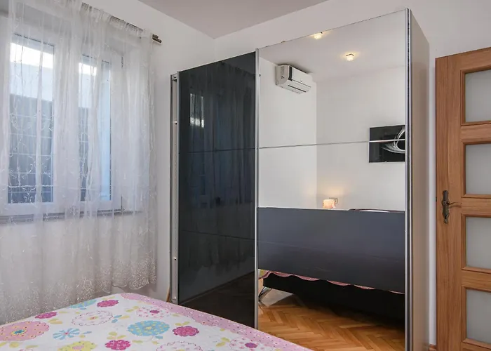 Appartement Marin,seaview,terrace With Massage Hot Tube,grill Place,parking Trogir